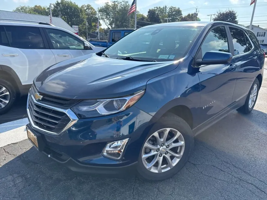 2021 Chevrolet Equinox LT photo 1