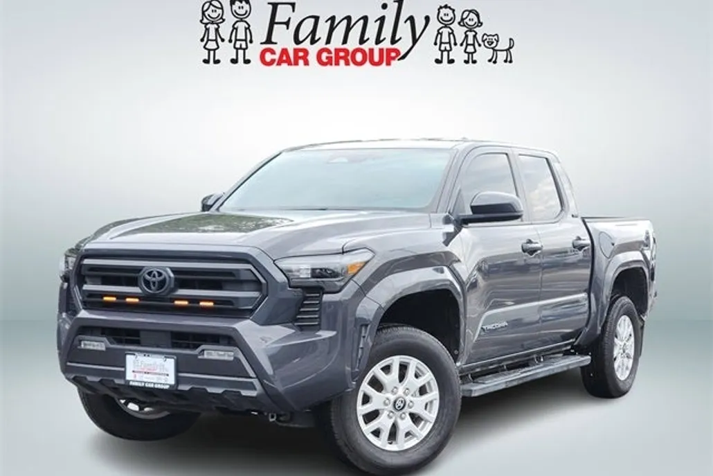 2024 Toyota Tacoma SR5 photo 1
