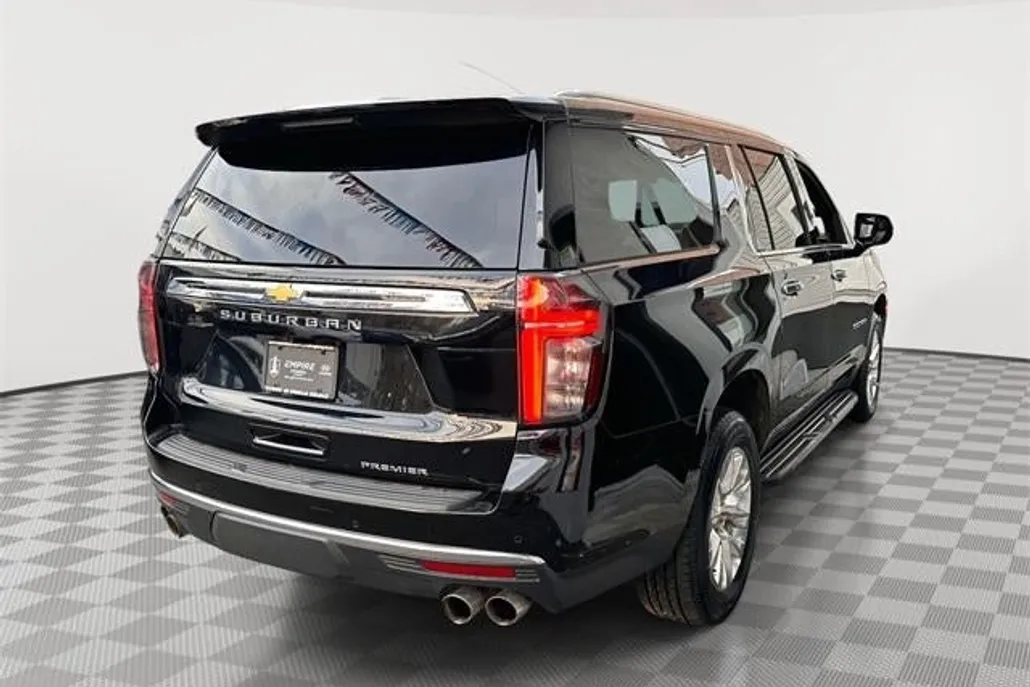 2024 Chevrolet Suburban Premier photo 1