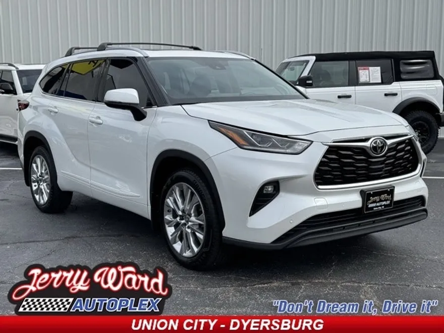 2023 Toyota Highlander Limited photo 1