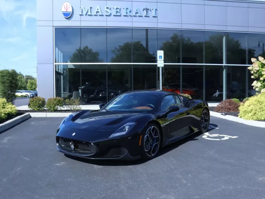 2023 Maserati MC20 Base photo 1