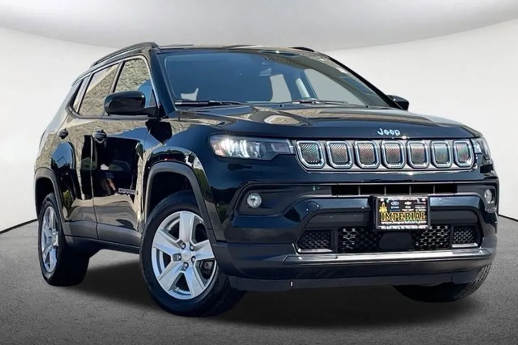 2022 Jeep Compass Latitude photo 1