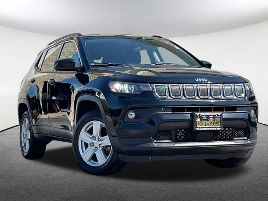 2022 Jeep Compass Latitude photo 1