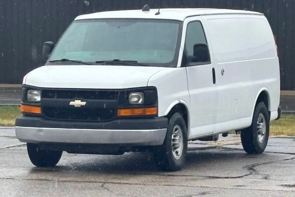 2014 Chevrolet Express 2500 Cargo Van photo 1