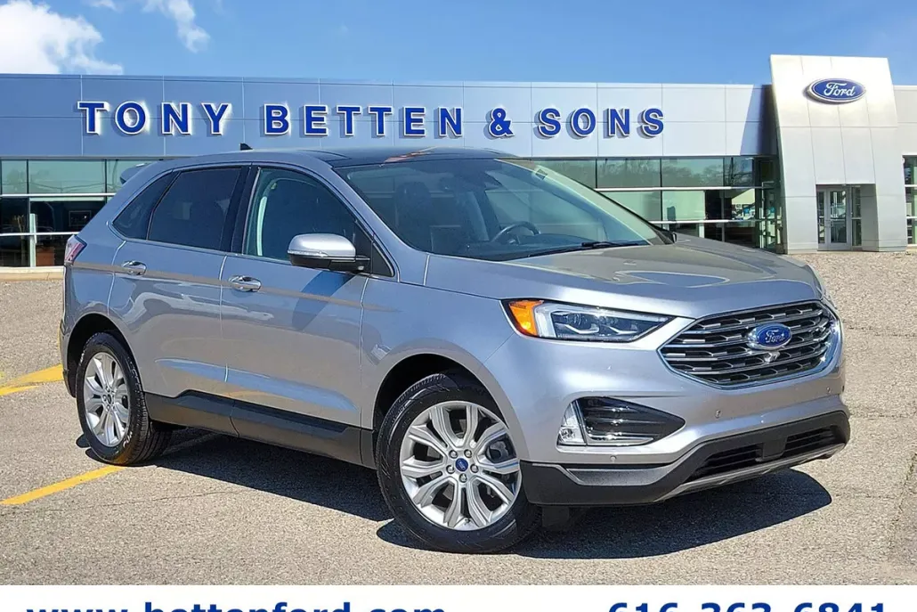 2022 Ford Edge Titanium photo 1