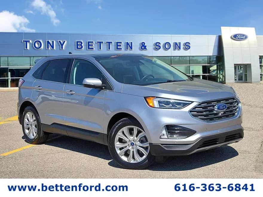 2022 Ford Edge Titanium photo 1