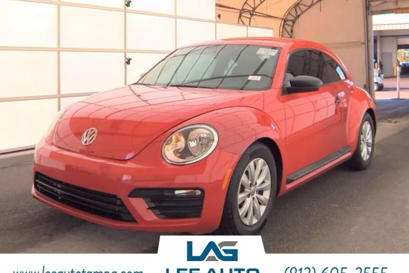 2018 Volkswagen Beetle S photo 1