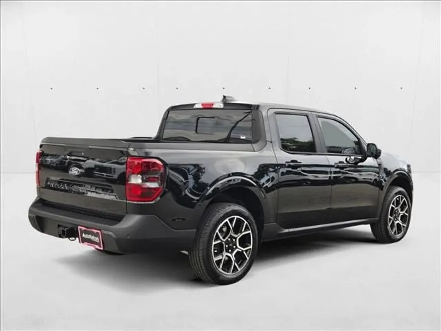 2025 Ford Maverick Lariat photo 1