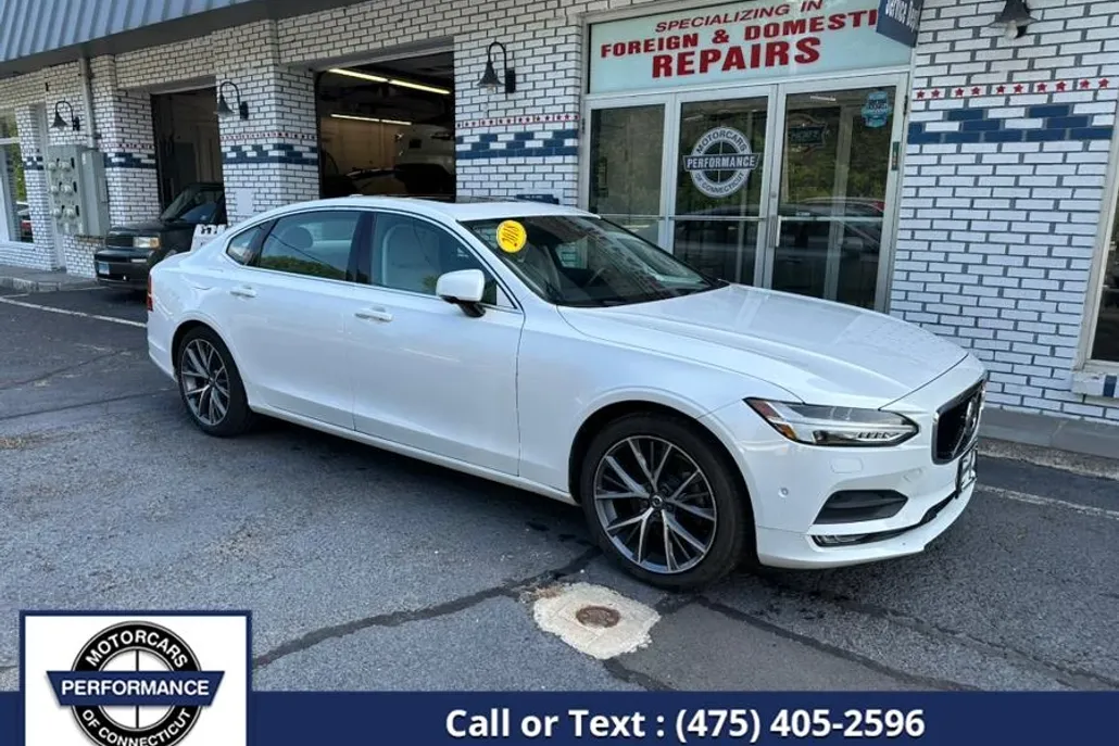2018 Volvo S90 T5 Momentum photo 1