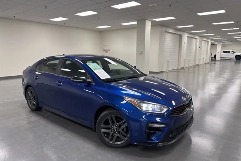 2020 Kia Forte GT-Line photo 1