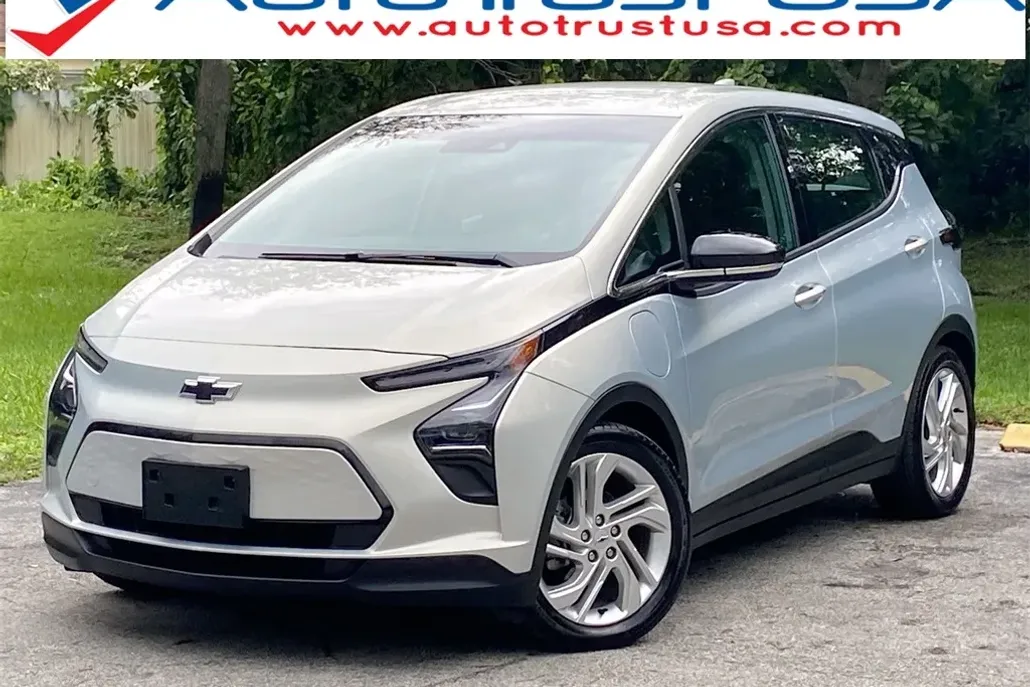 2023 Chevrolet Bolt EV 1LT photo 1