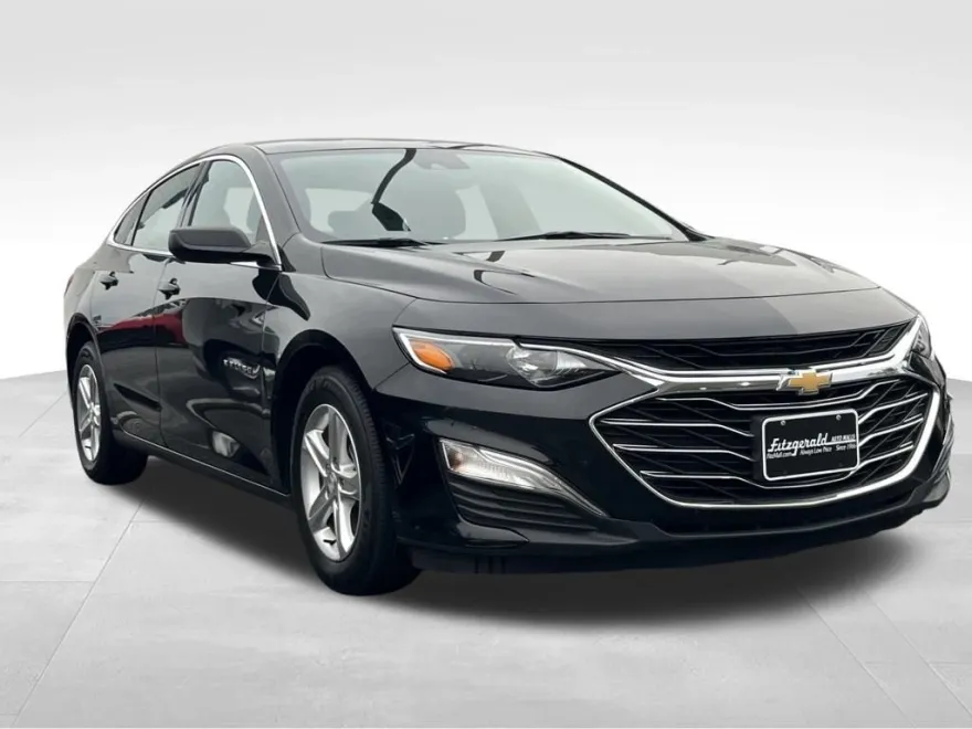 2023 Chevrolet Malibu LS photo 1