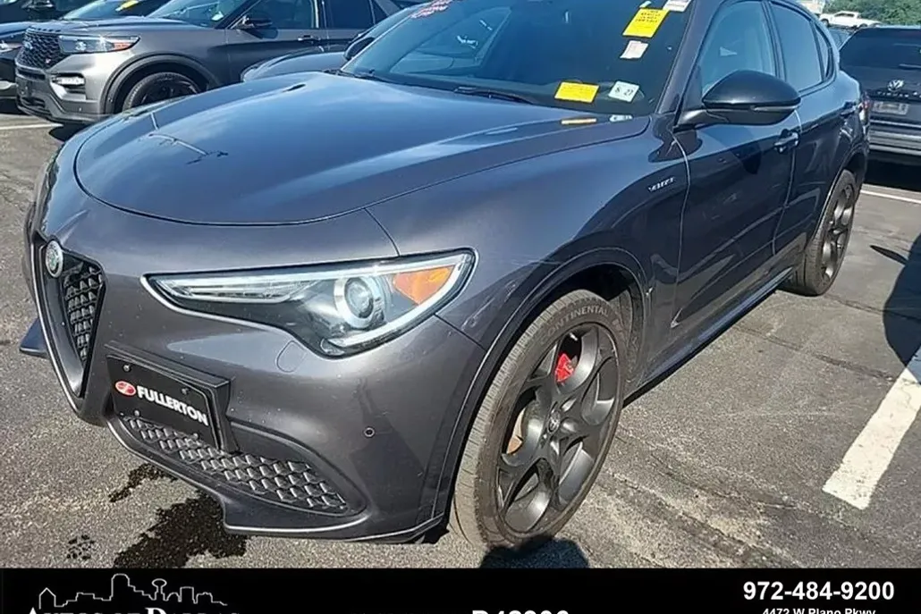 2022 Alfa Romeo Stelvio Ti photo 1