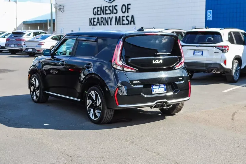 2023 Kia Soul GT-Line photo 1
