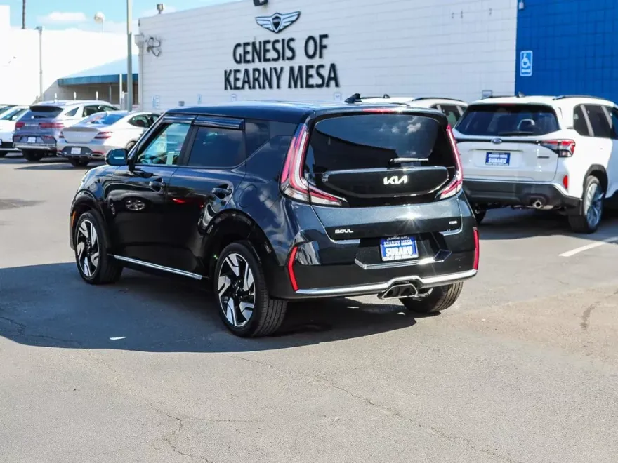 2023 Kia Soul GT-Line photo 1