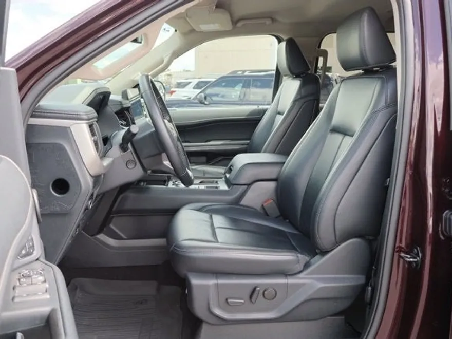 2024 Ford Expedition XLT photo 11