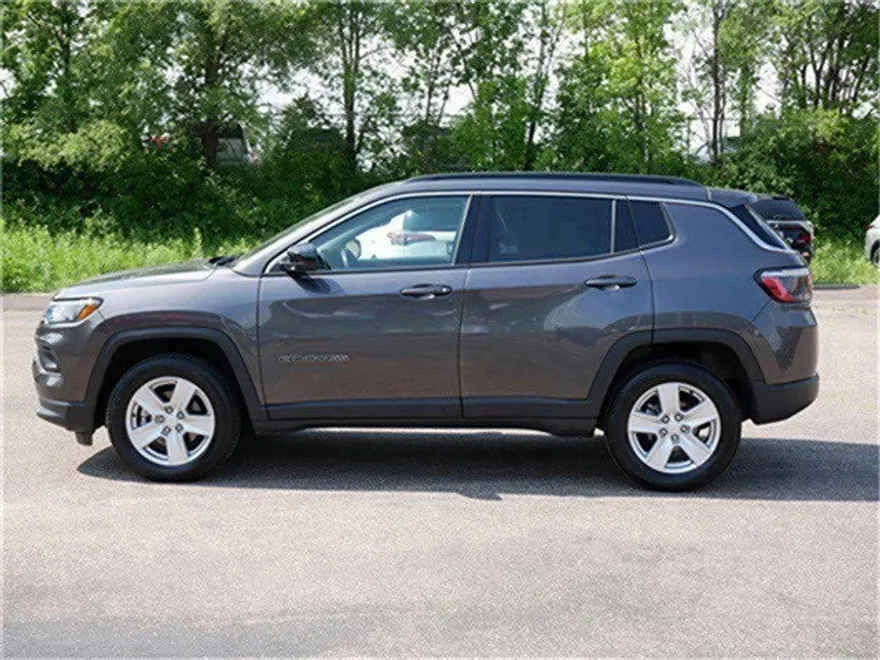 2022 Jeep Compass Latitude photo 1