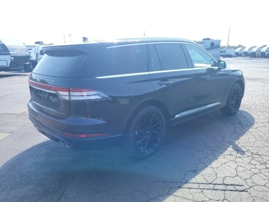 2022 Lincoln Aviator Reserve photo 1
