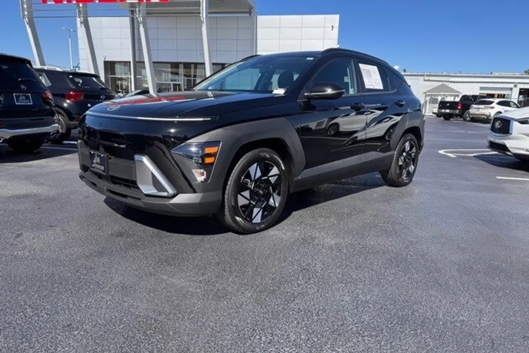2025 Hyundai Kona SEL photo 1