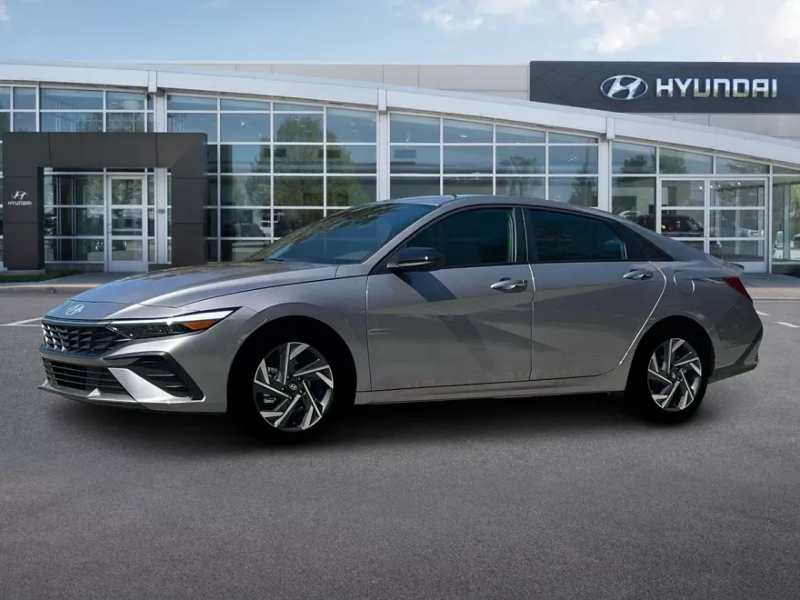 2025 Hyundai Elantra SEL Sport photo 1