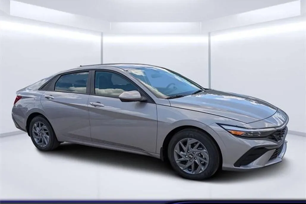 2025 Hyundai Elantra Hybrid Blue photo 1