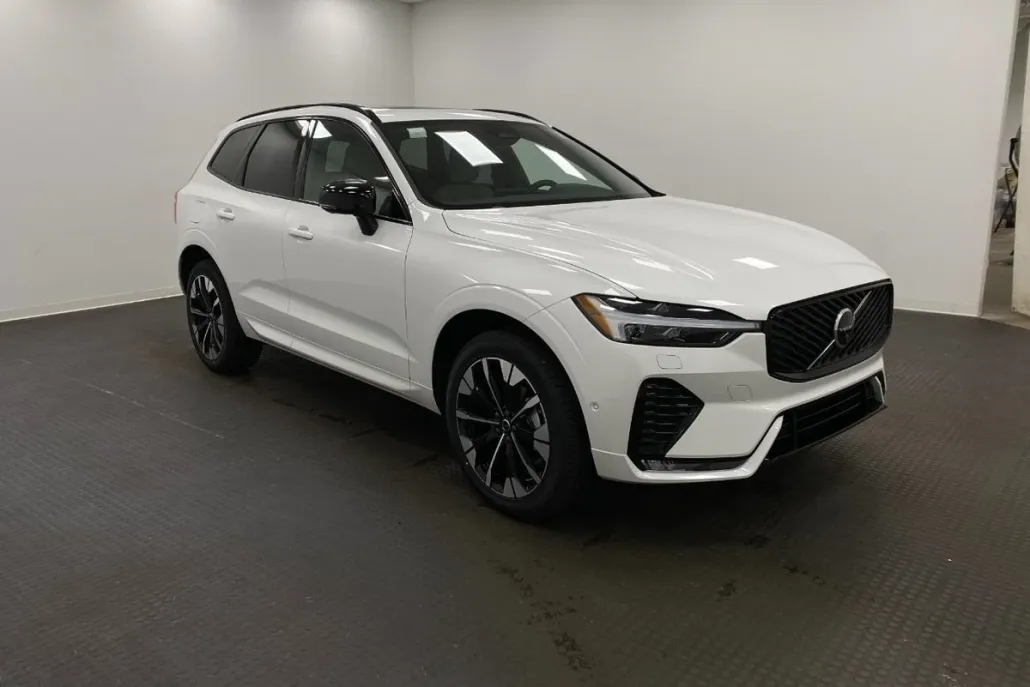 2026 Volvo XC60 B5 Plus photo 1