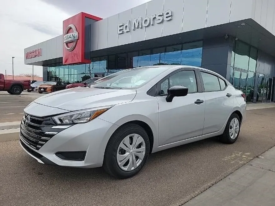 2025 Nissan Versa S photo 1