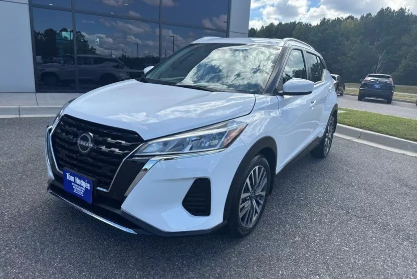 2024 Nissan Kicks SV photo 1