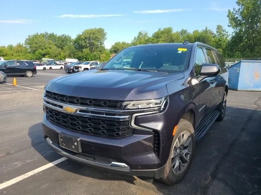 2023 Chevrolet Suburban LS photo 1