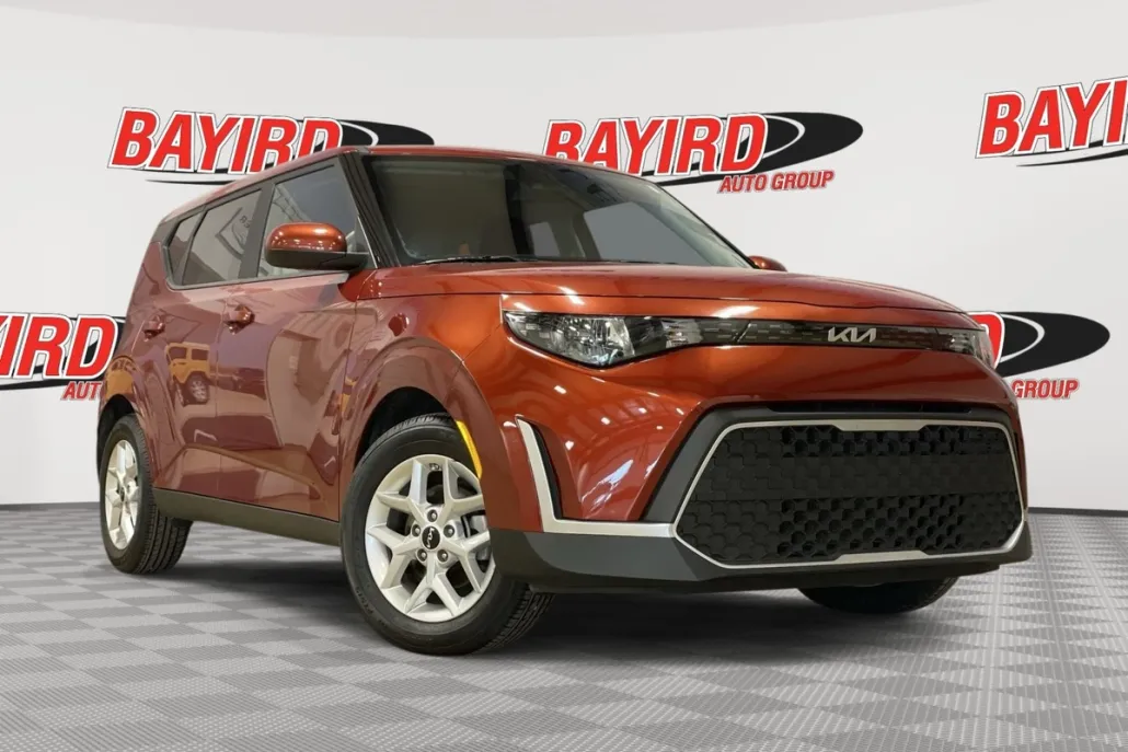 2024 Kia Soul LX photo 1