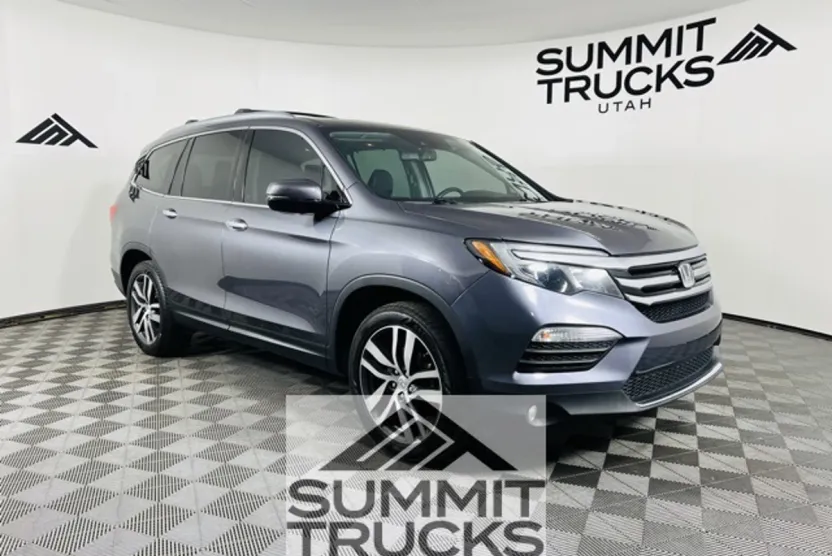 2017 Honda Pilot Elite photo 1