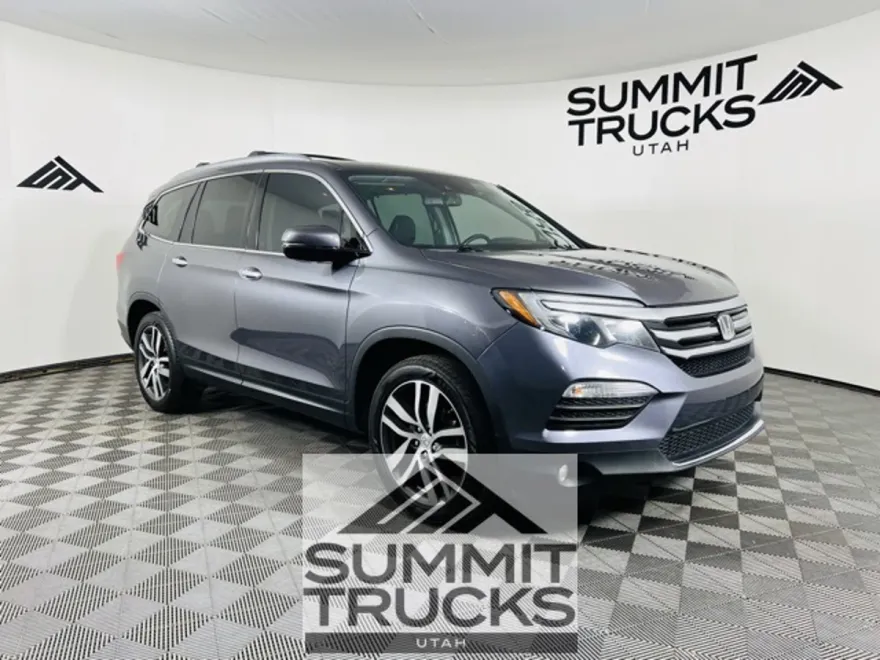 2017 Honda Pilot Elite photo 1