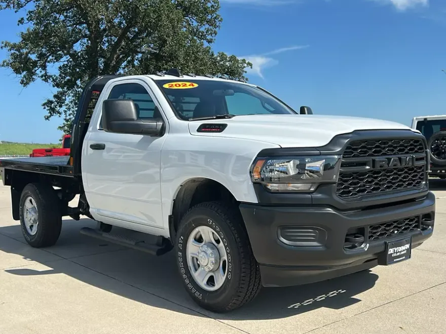 2024 Ram 3500 Tradesman photo 1