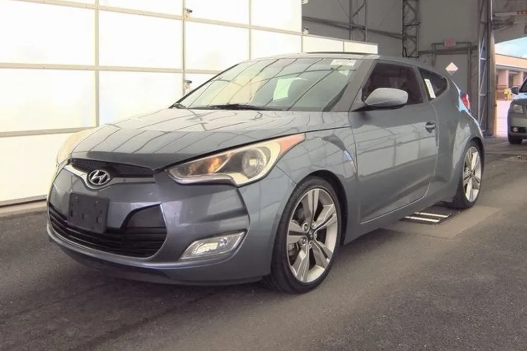 2016 Hyundai Veloster Base photo 1