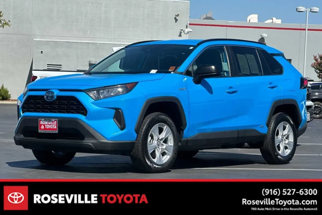2020 Toyota RAV4 Hybrid LE photo 1