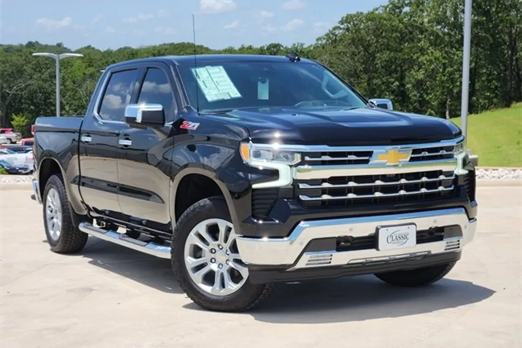 2025 Chevrolet Silverado 1500 LTZ photo 1
