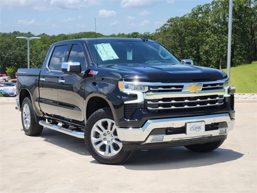 2025 Chevrolet Silverado 1500 LTZ photo 1