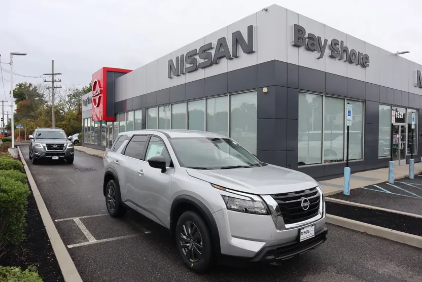 2025 Nissan Pathfinder S photo 1
