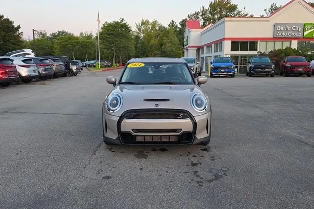 2024 Mini Cooper Hardtop S photo 1