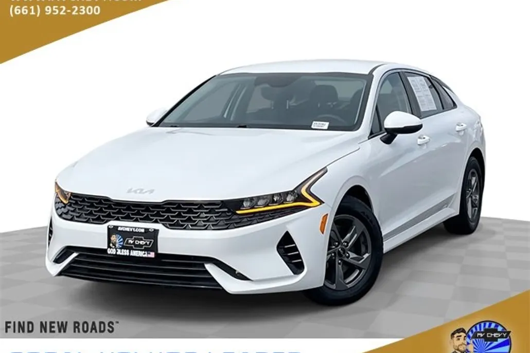 2023 Kia K5 LXS photo 1