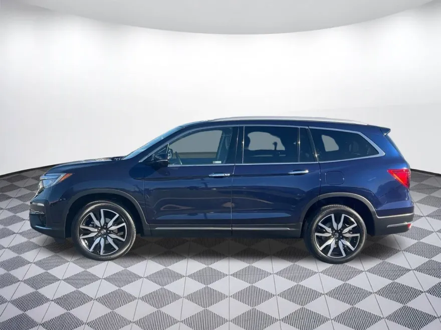 2022 Honda Pilot Touring photo 1