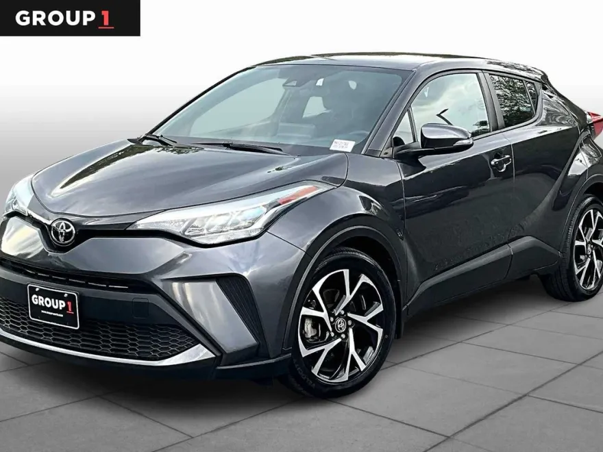 2021 Toyota C-HR XLE photo 1