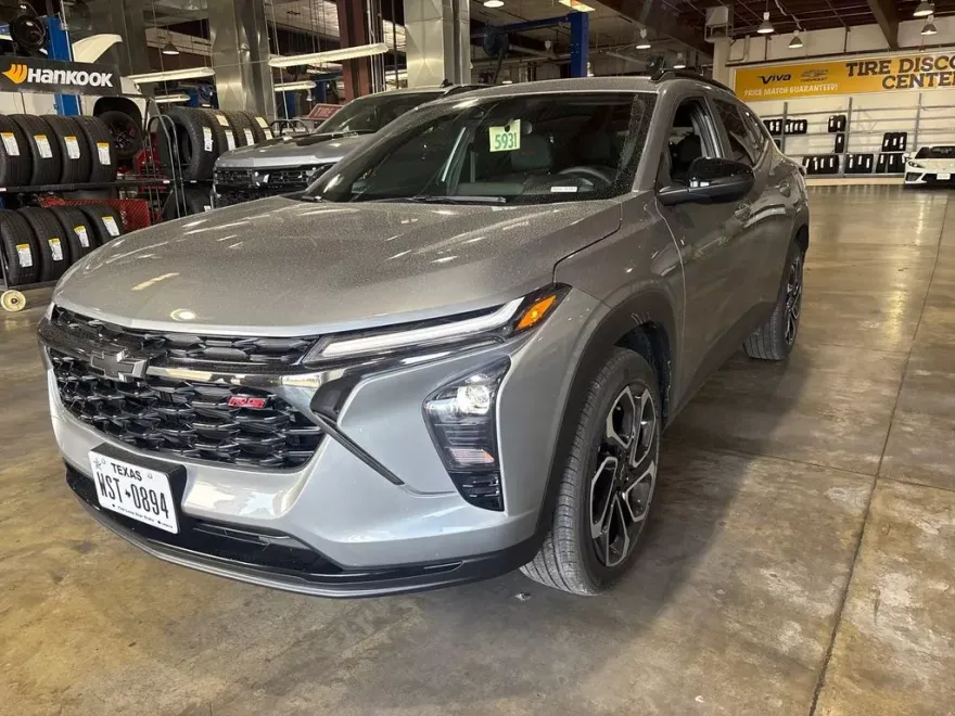 2025 Chevrolet Trax photo 1