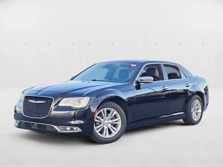 2016 Chrysler 300 Base photo 1