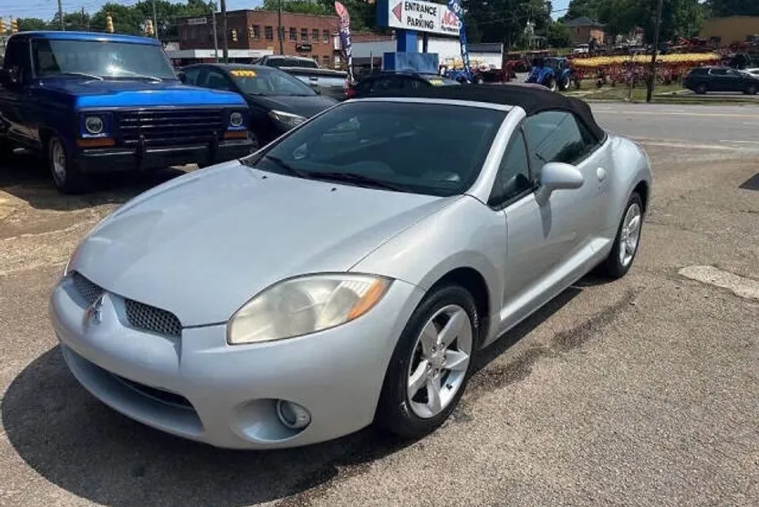 2008 Mitsubishi Eclipse GS photo 1