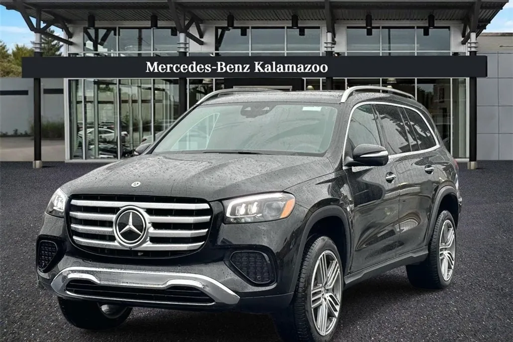 2025 Mercedes Benz GLS 450 4MATIC photo 1