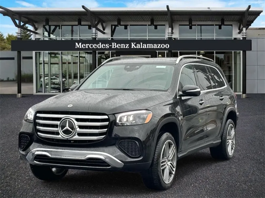2025 Mercedes Benz GLS 450 4MATIC photo 1
