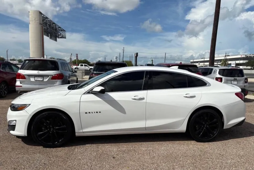 2023 Chevrolet Malibu 1LT photo 1