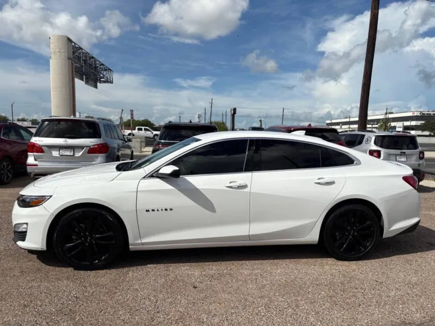 2023 Chevrolet Malibu 1LT photo 1