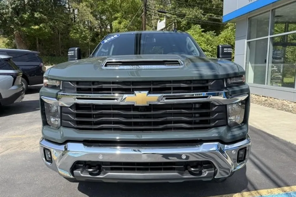 2026 Chevrolet Silverado 2500HD LT photo 1